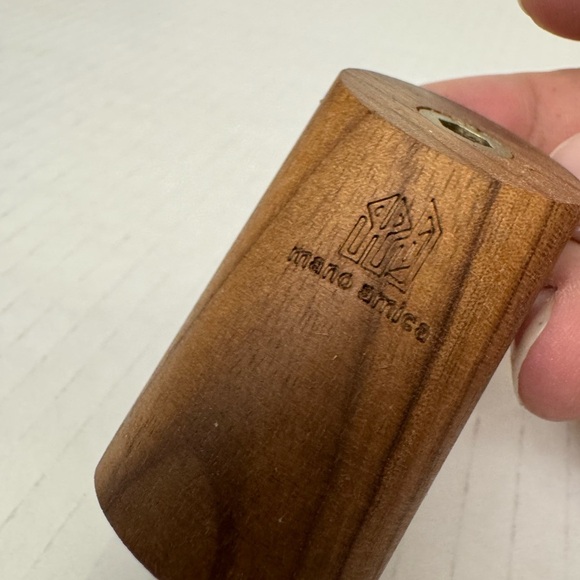 Set of 10 Walnut Wood Modern Wall Hooks NWT - Picture 10 of 15